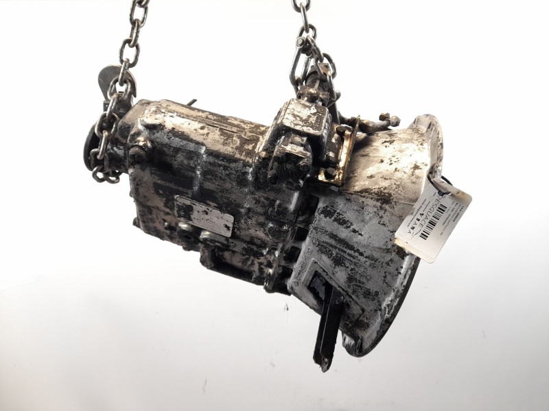 Recambio de caja cambios para nissan trade caja/chasis 2.8 d referencia OEM IAM 077010251  