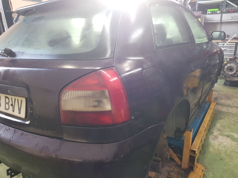 audi a3 (8l1) 1.9 tdi 5 velocidades del año 2002