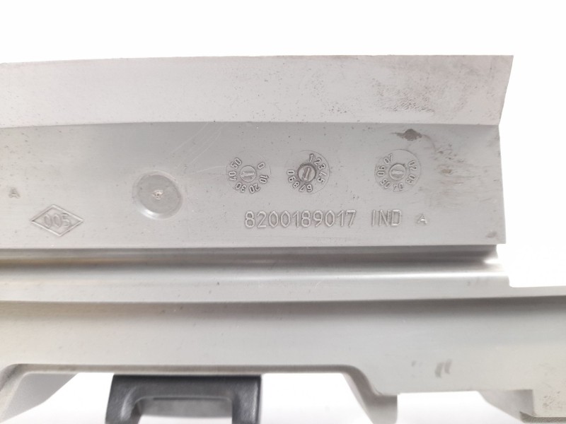 Recambio de moldura para renault master ii furgon (fd) 2.5dci referencia OEM IAM 8200189017  