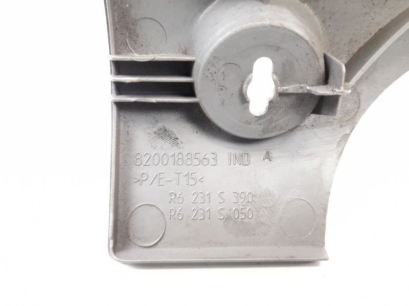 Recambio de moldura para renault master ii furgon (fd) 2.5dci referencia OEM IAM 8200188563 R6231S050 R6231S390
