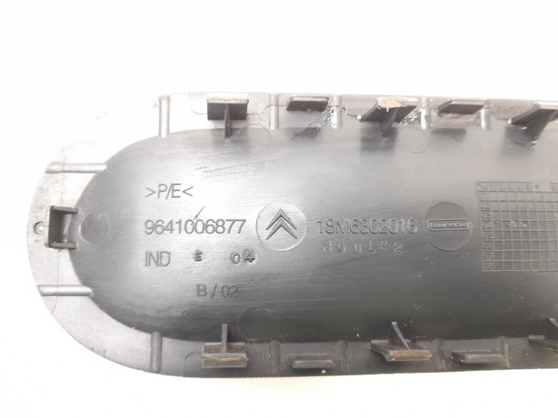 Recambio de moldura para citroen c2 1.4 hdi referencia OEM IAM 9641006877  18M6302016