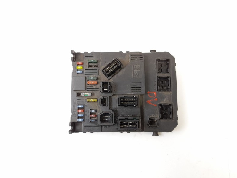 Recambio de caja reles / fusibles para citroen c2 1.4 hdi referencia OEM IAM 9652474380 BSIF0100 S118085300