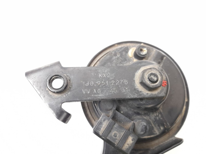 Recambio de claxon para seat leon (1m1) 1.6 16 v referencia OEM IAM 1J0951227B TR99 0092018