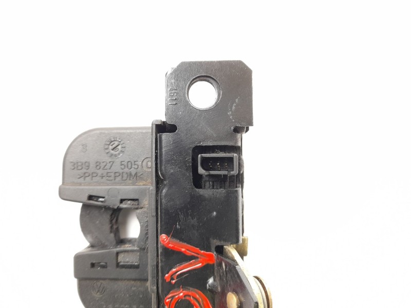 Recambio de cerradura maletero / porton para seat leon (1m1) 1.6 16 v referencia OEM IAM 3B9827505  