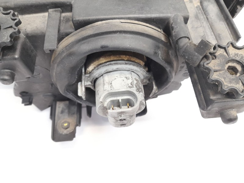 Recambio de faro derecho para bmw serie 3 berlina (e46) 320d referencia OEM IAM 0301089202  8361948