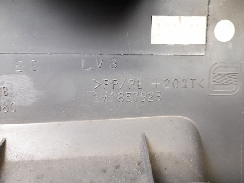 Recambio de moldura para seat leon (1m1) 1.6 16 v referencia OEM IAM 1M1857923  