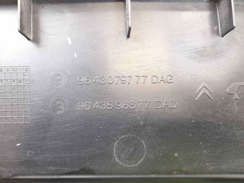 Recambio de torpedo para citroen c2 1.4 hdi referencia OEM IAM 9643079777  9643596877