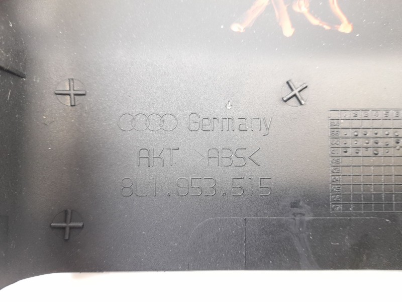 Recambio de moldura para seat leon (1m1) 1.6 16 v referencia OEM IAM 8L1953515  