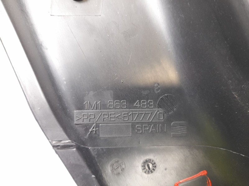 Recambio de moldura para seat leon (1m1) 1.6 16 v referencia OEM IAM 1M1863483  
