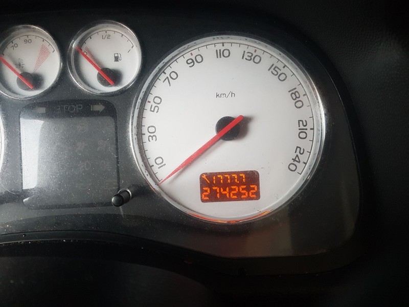peugeot 307 5p xs+hdi del año 2007