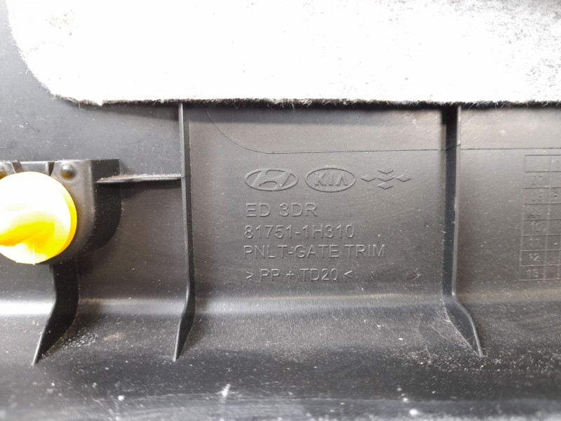 Recambio de guarnecido porton trasero para kia pro ceed (ed) 2.0 crdi referencia OEM IAM 817511H310  