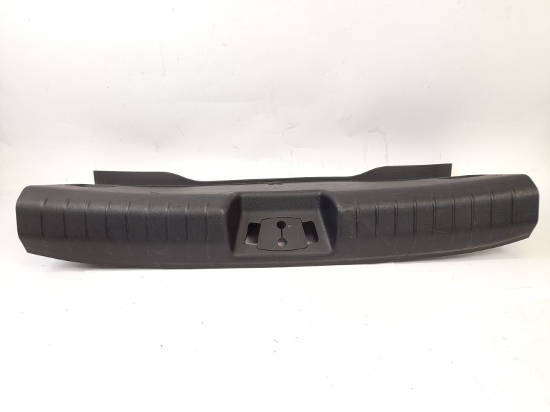 Recambio de moldura para kia pro ceed (ed) 2.0 crdi referencia OEM IAM 857711H500  
