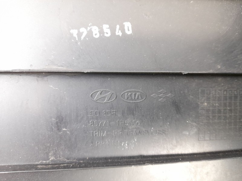 Recambio de moldura para kia pro ceed (ed) 2.0 crdi referencia OEM IAM 857711H500  