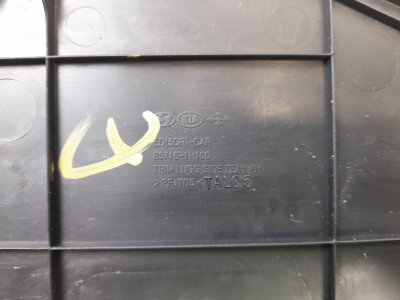 Recambio de moldura para kia pro ceed (ed) 2.0 crdi referencia OEM IAM 857161H100  