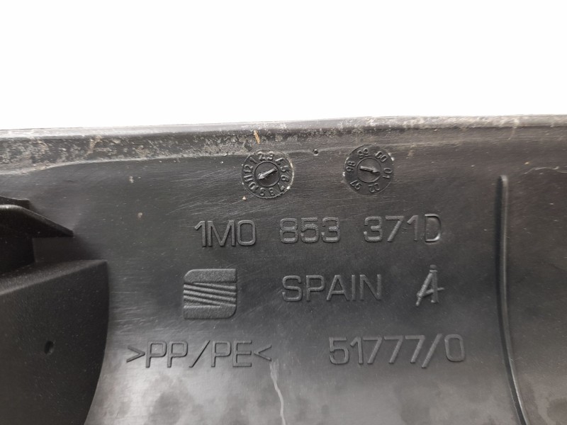Recambio de moldura para seat leon (1m1) 1.6 16 v referencia OEM IAM 1M0853371D  