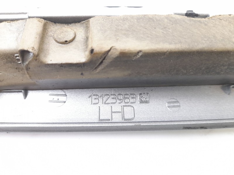 Recambio de moldura para opel vectra c berlina 2.0 dti 16v referencia OEM IAM 13123983  769053620