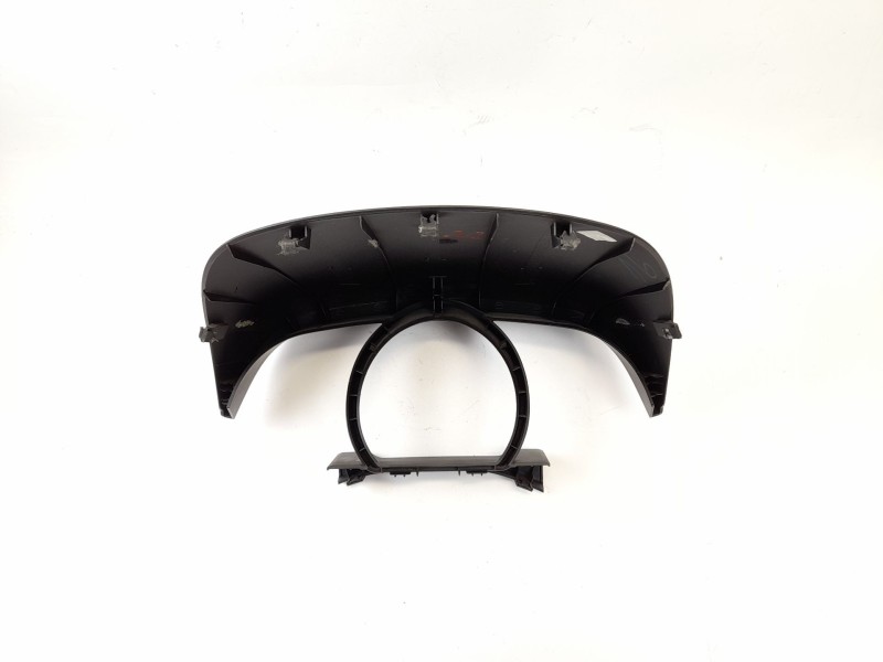 Recambio de moldura para kia pro ceed (ed) 2.0 crdi referencia OEM IAM 848301H000  