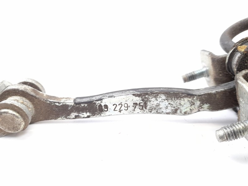 Recambio de retenedor puerta para opel vectra c berlina 2.0 dti 16v referencia OEM IAM 09229751  