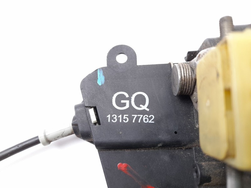 Recambio de cerradura puerta delantera derecha para opel vectra c berlina 2.0 dti 16v referencia OEM IAM 13157762  