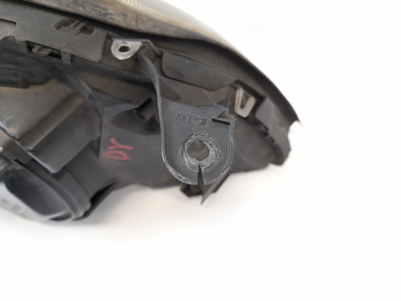 Recambio de faro izquierdo para opel vectra c berlina 2.0 dti 16v referencia OEM IAM 15588700  