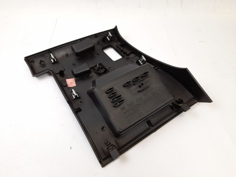 Recambio de moldura para peugeot 307 break (3e) 1.6 hdi referencia OEM IAM 9634503677  M29615
