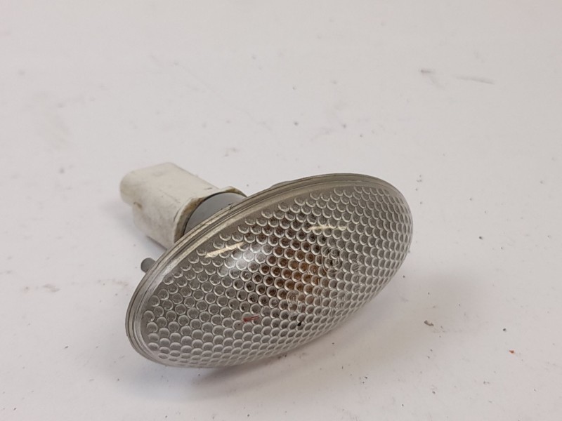 Recambio de piloto lateral derecho para peugeot 307 break (3e) 1.6 hdi referencia OEM IAM   