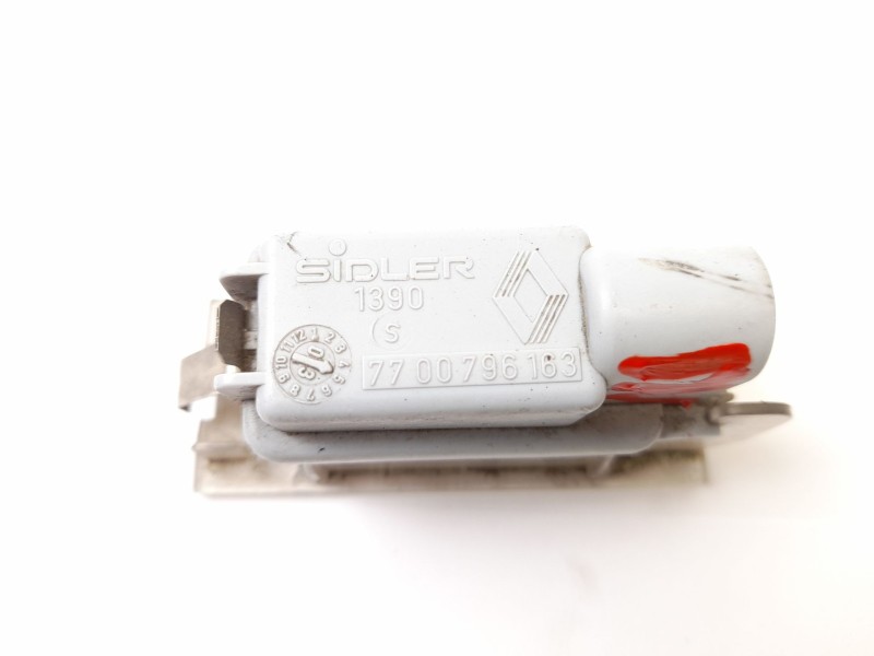 Recambio de piloto matricula para renault megane ii sedán (lm0/1_) 1.9 cdi referencia OEM IAM 7700796163  
